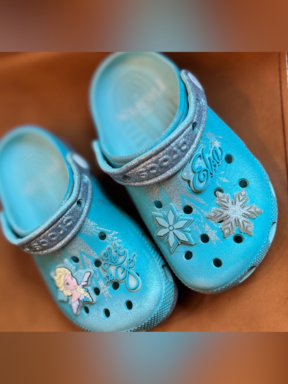 CROCS Kids Crocs Turquoise Frozen Elsa Glitter Slip on Clogs kids size 1
